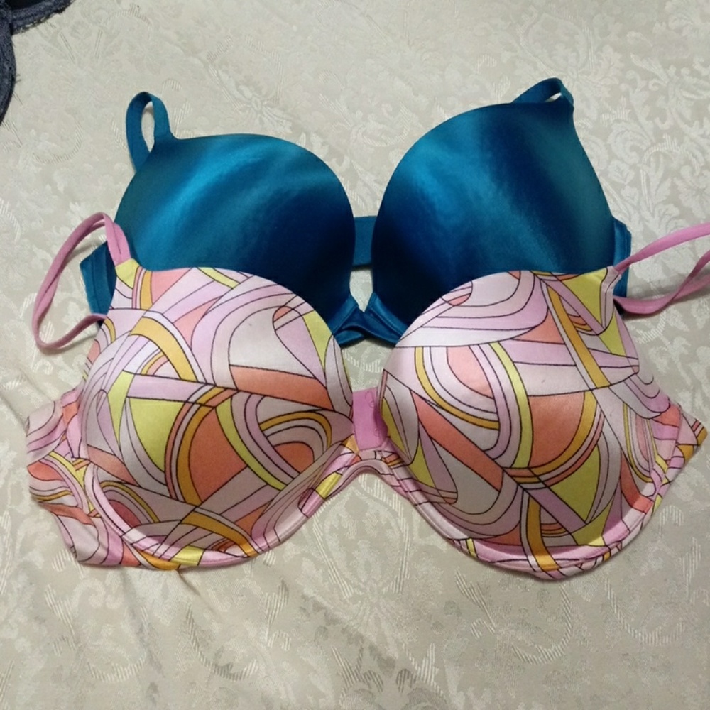 Victoria's Secret bras, 38D
